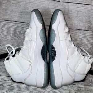 Air Jordan 11 XI Retro Legend Blue size 6.5Y / Women’s 8